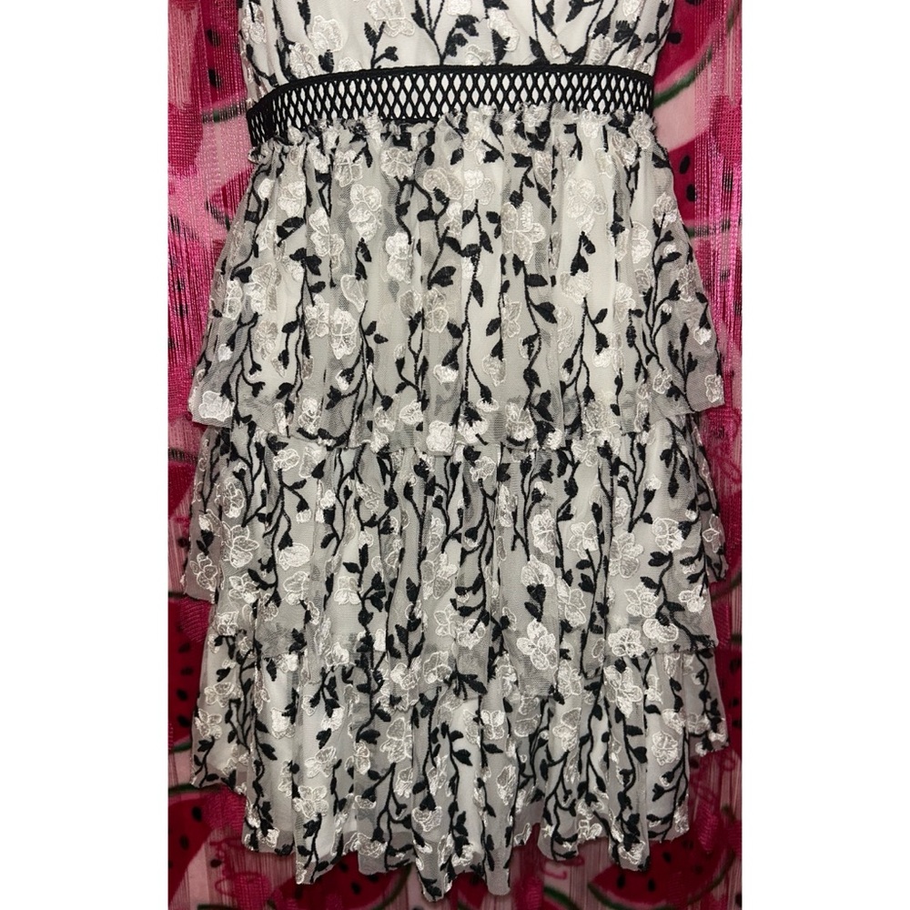 🤍🖤 Bardot Floral Ruffle Layered Dress - Picture 3 of 9